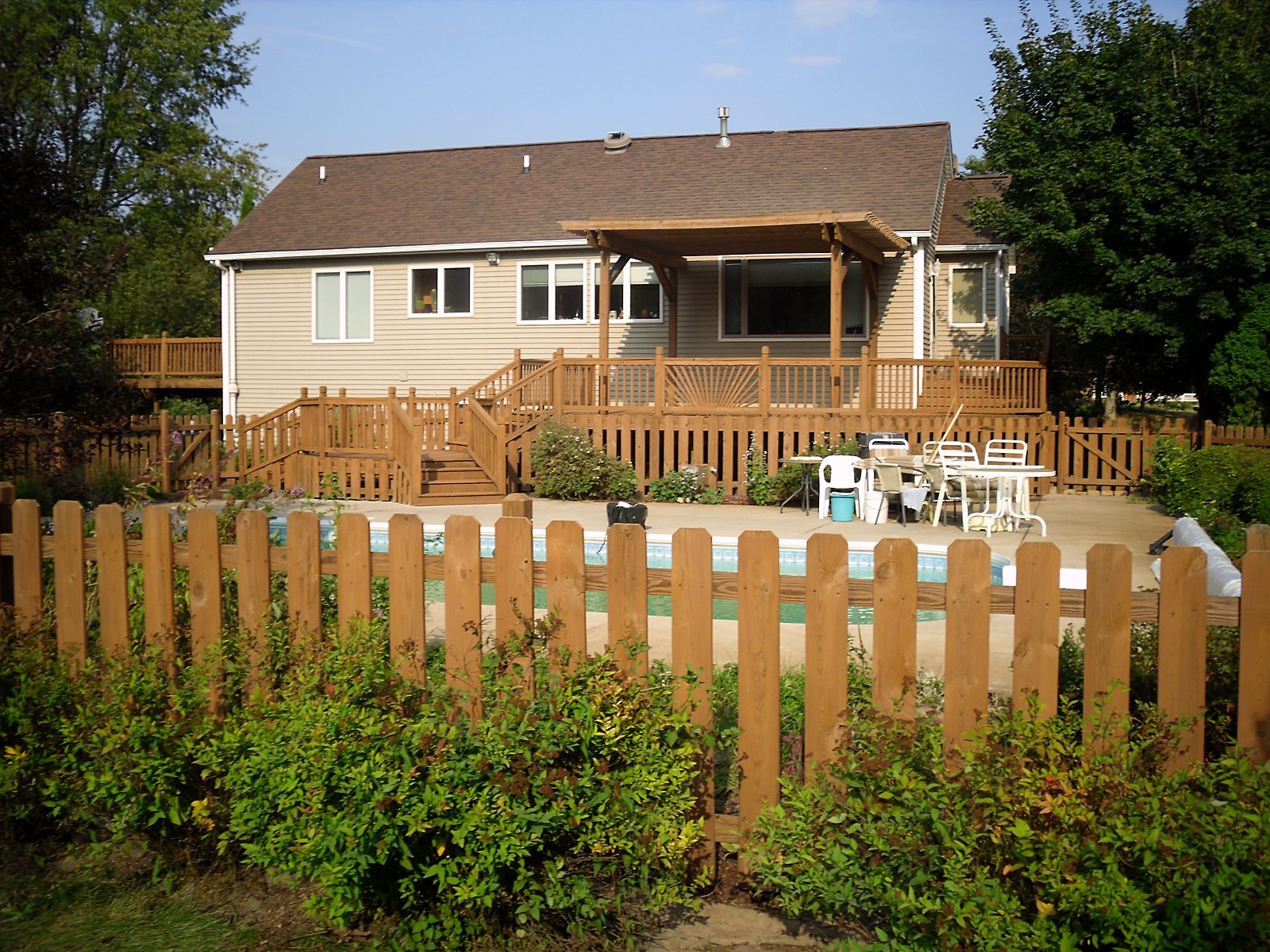 Rehabbed cedar picket fence in Northville, MI