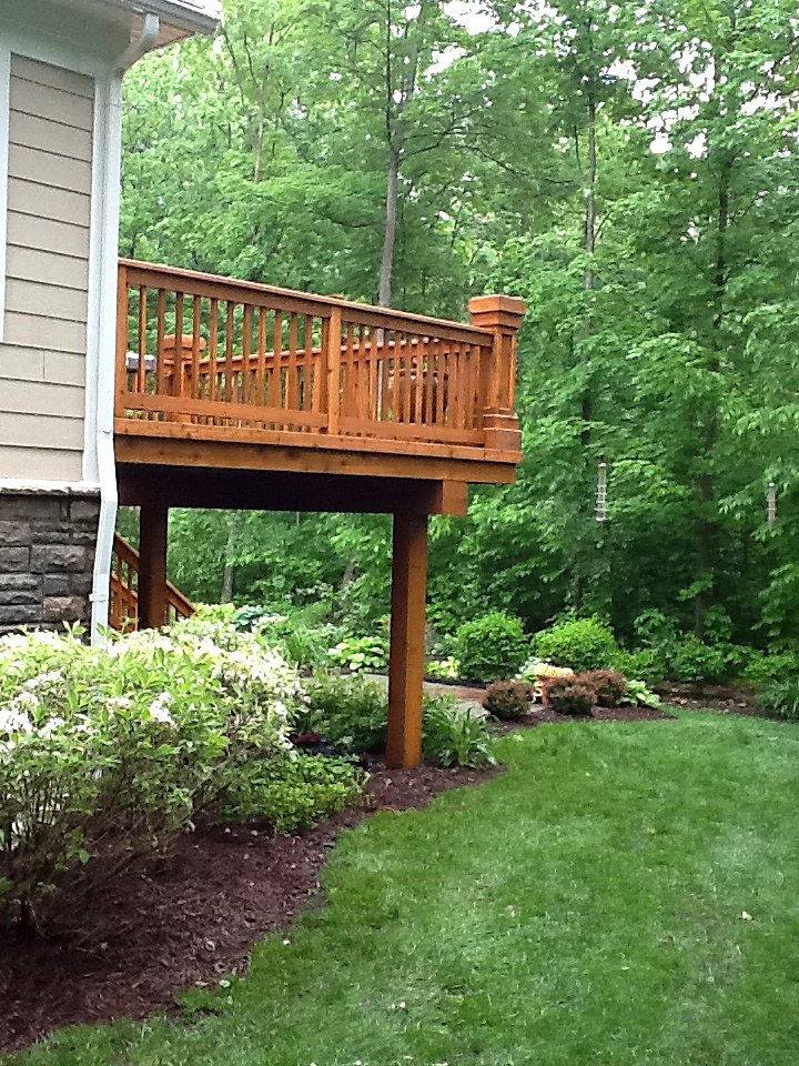 Elevated cedar deck, side view in Novi, MI