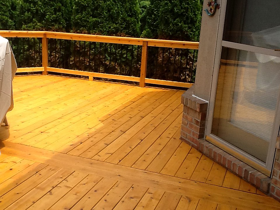 Deck with honey-tone stain, wide view in Plymouth, MI