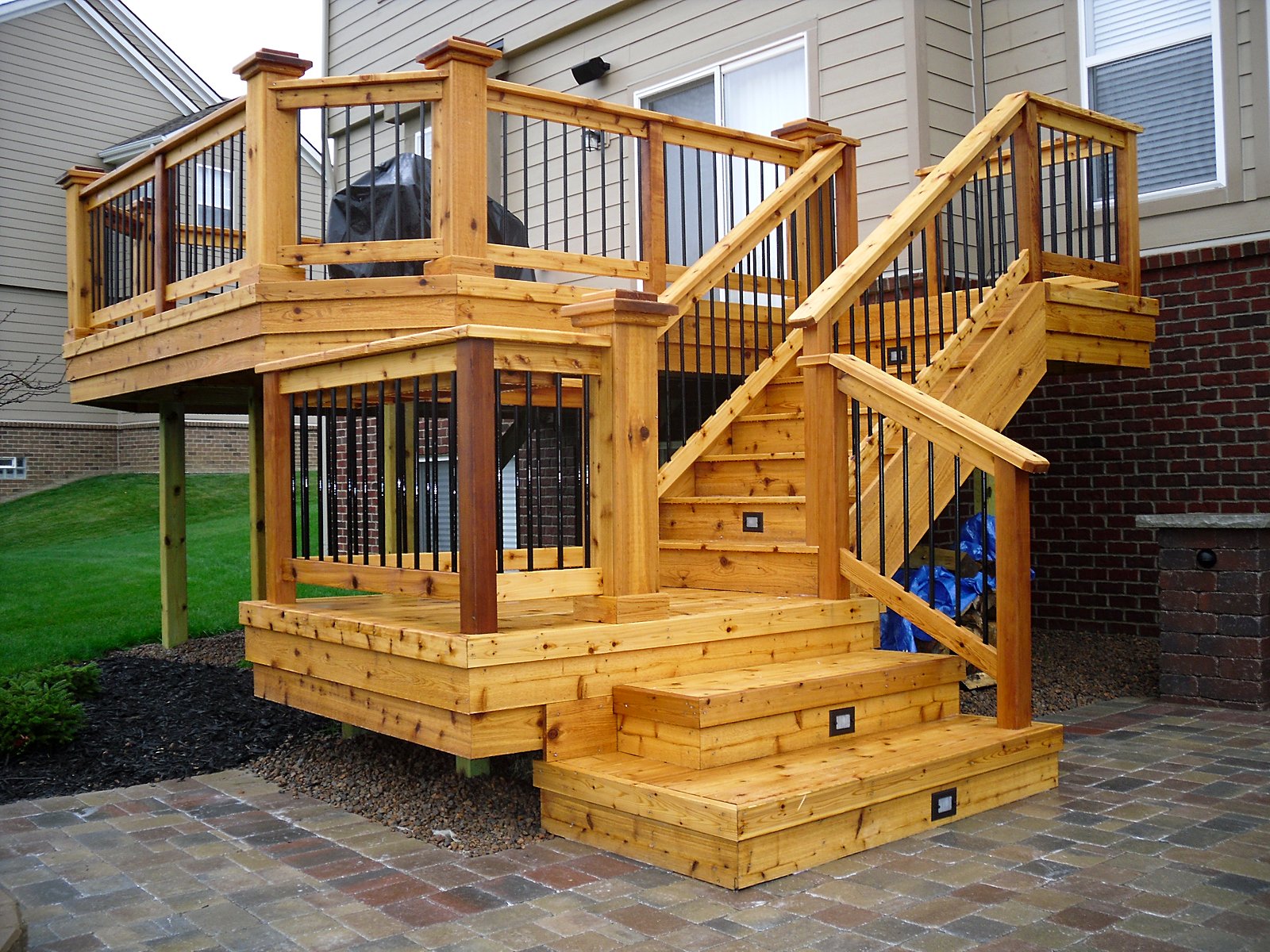 New cedar deck with staircase in Southeast Michigan