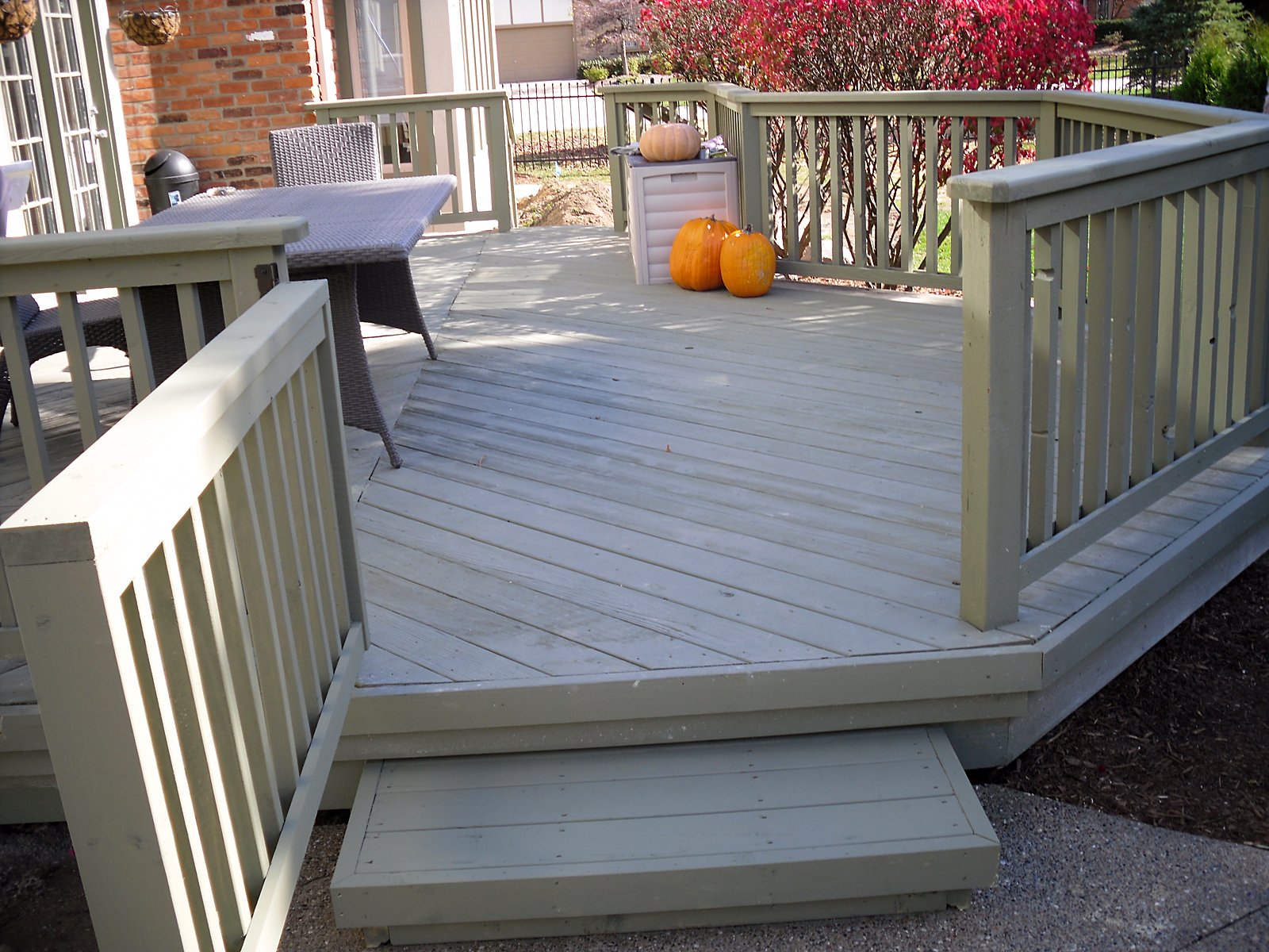 Freshly painted deck and railing in Canton, MI
