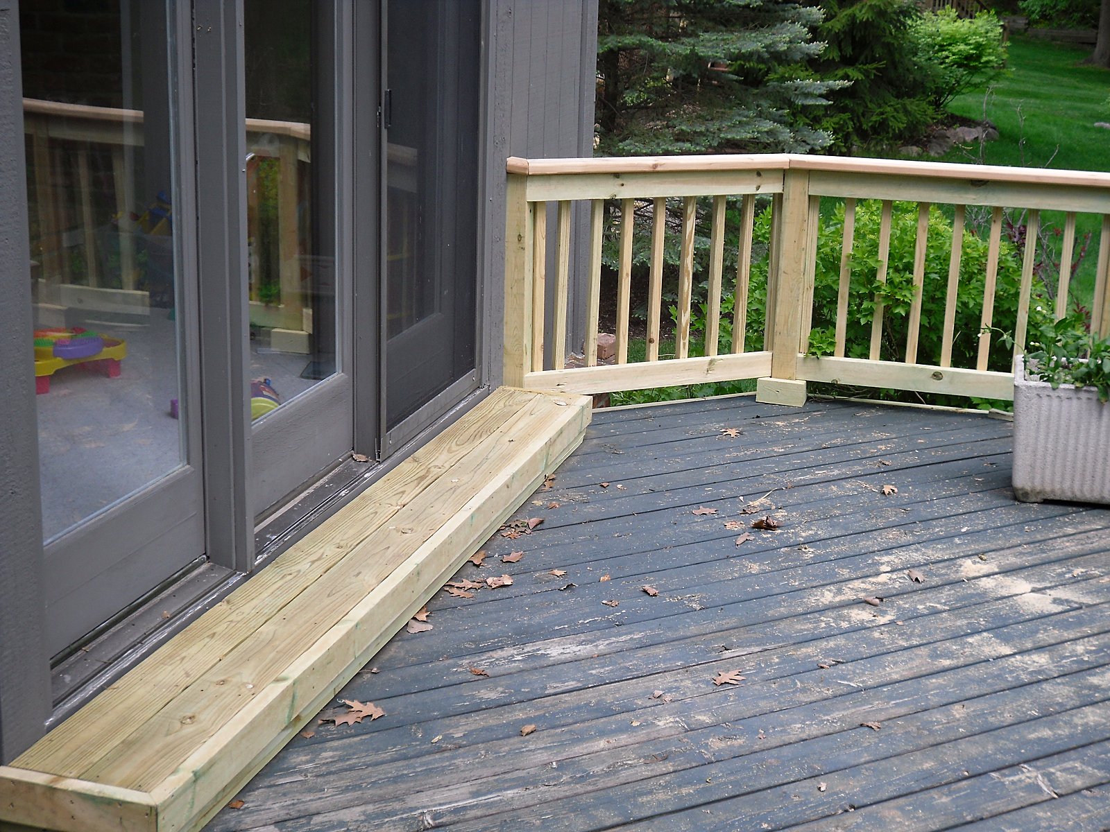 New deck railing, existing floor in Southeast Michigan